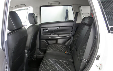 Mitsubishi Outlander III рестайлинг 3, 2022 год, 2 548 000 рублей, 8 фотография