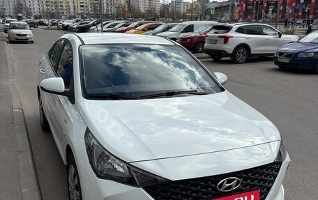 Hyundai Solaris II рестайлинг, 2021 год, 1 450 000 рублей, 1 фотография