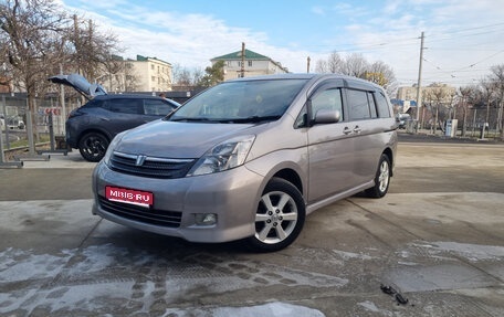 Toyota ISis I, 2010 год, 980 000 рублей, 1 фотография