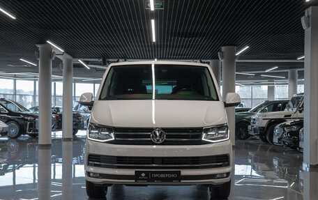 Volkswagen Multivan T6 рестайлинг, 2019 год, 4 000 000 рублей, 3 фотография