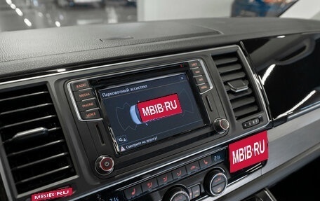 Volkswagen Multivan T6 рестайлинг, 2019 год, 4 000 000 рублей, 22 фотография