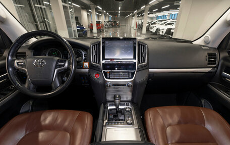 Toyota Land Cruiser 200, 2021 год, 8 000 000 рублей, 8 фотография