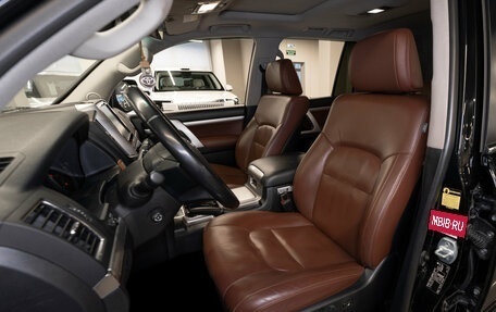 Toyota Land Cruiser 200, 2021 год, 8 000 000 рублей, 9 фотография