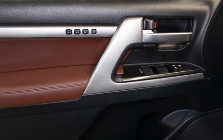 Toyota Land Cruiser 200, 2021 год, 8 000 000 рублей, 15 фотография