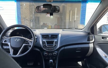 Hyundai Solaris II рестайлинг, 2015 год, 1 080 000 рублей, 13 фотография