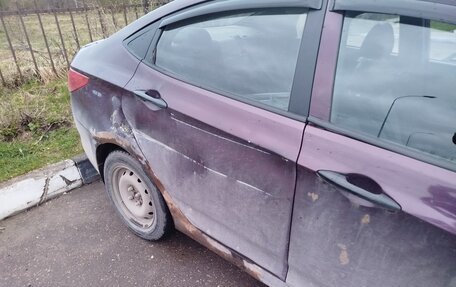 Hyundai Solaris II рестайлинг, 2013 год, 350 000 рублей, 4 фотография