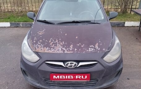 Hyundai Solaris II рестайлинг, 2013 год, 350 000 рублей, 2 фотография