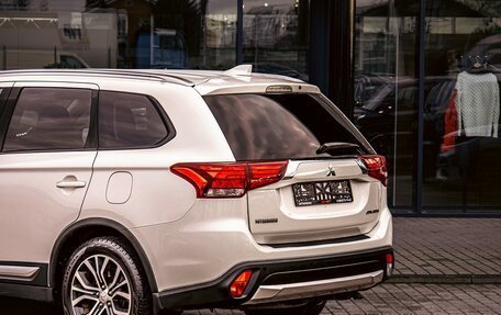 Mitsubishi Outlander III рестайлинг 3, 2018 год, 1 755 000 рублей, 10 фотография