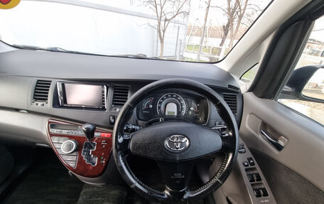 Toyota ISis I, 2010 год, 980 000 рублей, 10 фотография
