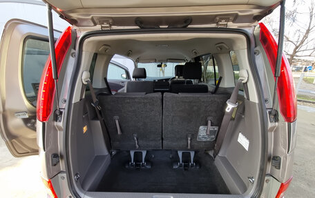 Toyota ISis I, 2010 год, 980 000 рублей, 13 фотография