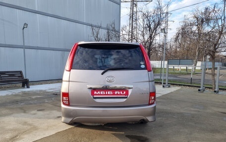 Toyota ISis I, 2010 год, 980 000 рублей, 6 фотография