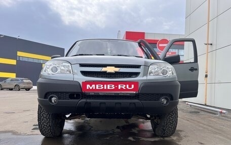 Chevrolet Niva I рестайлинг, 2012 год, 590 000 рублей, 2 фотография