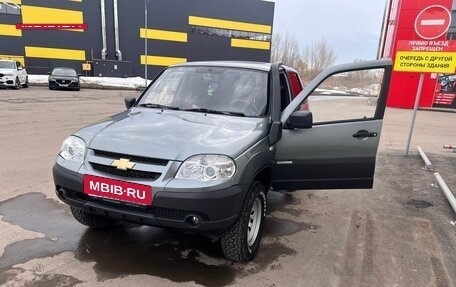 Chevrolet Niva I рестайлинг, 2012 год, 590 000 рублей, 3 фотография