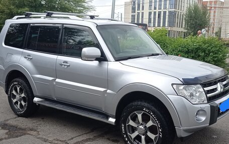 Mitsubishi Pajero IV, 2010 год, 1 800 000 рублей, 3 фотография