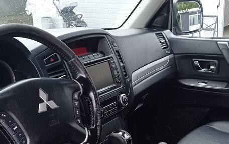 Mitsubishi Pajero IV, 2010 год, 1 800 000 рублей, 5 фотография