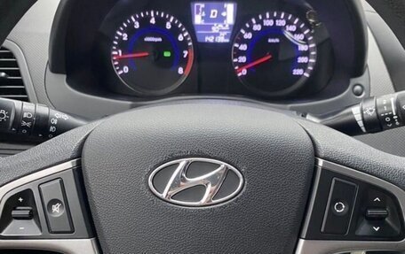 Hyundai Solaris II рестайлинг, 2016 год, 1 200 000 рублей, 3 фотография