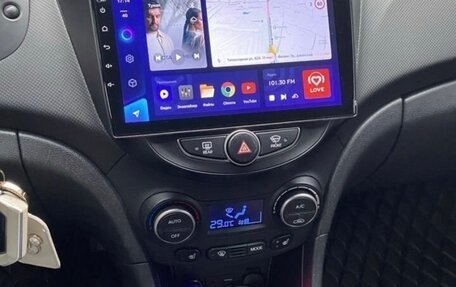 Hyundai Solaris II рестайлинг, 2016 год, 1 200 000 рублей, 4 фотография