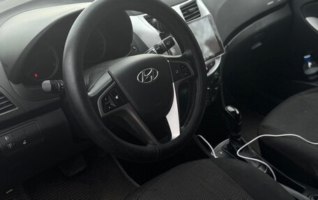 Hyundai Solaris II рестайлинг, 2015 год, 950 000 рублей, 4 фотография