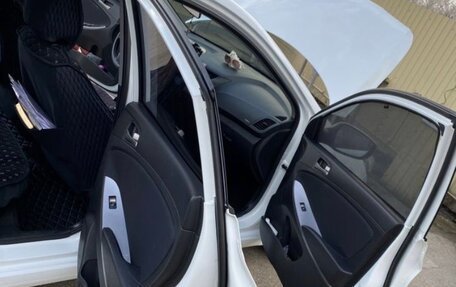 Hyundai Solaris II рестайлинг, 2016 год, 1 200 000 рублей, 9 фотография