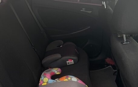 Hyundai Solaris II рестайлинг, 2015 год, 950 000 рублей, 7 фотография