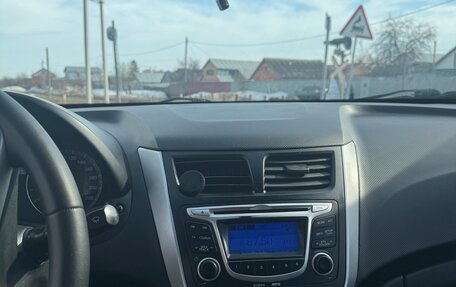 Hyundai Solaris II рестайлинг, 2012 год, 495 000 рублей, 9 фотография