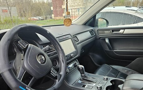 Volkswagen Touareg III, 2011 год, 1 300 000 рублей, 3 фотография