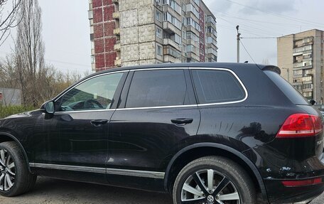 Volkswagen Touareg III, 2011 год, 1 300 000 рублей, 4 фотография