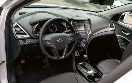 Hyundai Santa Fe III рестайлинг, 2017 год, 2 155 000 рублей, 13 фотография