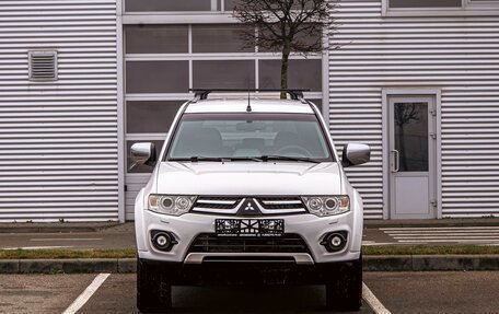 Mitsubishi Pajero Sport II рестайлинг, 2013 год, 1 555 000 рублей, 2 фотография