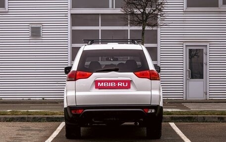 Mitsubishi Pajero Sport II рестайлинг, 2013 год, 1 555 000 рублей, 5 фотография