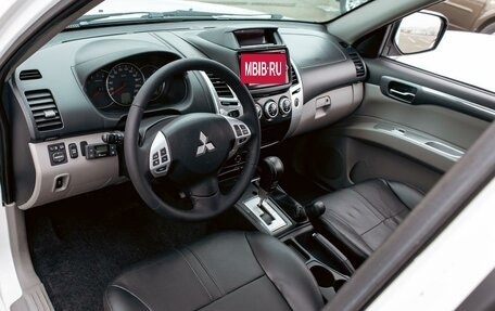 Mitsubishi Pajero Sport II рестайлинг, 2013 год, 1 555 000 рублей, 13 фотография