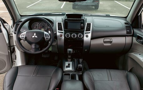 Mitsubishi Pajero Sport II рестайлинг, 2013 год, 1 555 000 рублей, 16 фотография