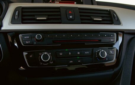 BMW 3 серия, 2018 год, 1 975 000 рублей, 15 фотография