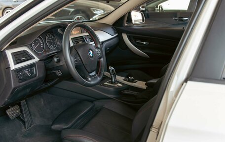 BMW 3 серия, 2018 год, 1 975 000 рублей, 13 фотография