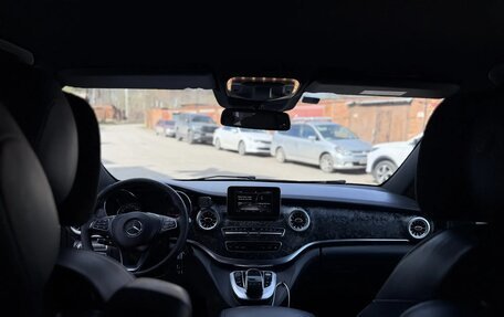 Mercedes-Benz V-Класс, 2018 год, 4 790 000 рублей, 4 фотография