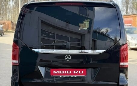 Mercedes-Benz V-Класс, 2018 год, 4 790 000 рублей, 2 фотография