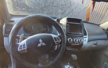 Mitsubishi Pajero Sport II рестайлинг, 2015 год, 2 800 000 рублей, 5 фотография