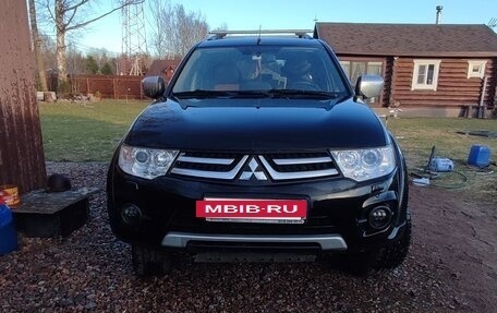 Mitsubishi Pajero Sport II рестайлинг, 2015 год, 2 800 000 рублей, 3 фотография