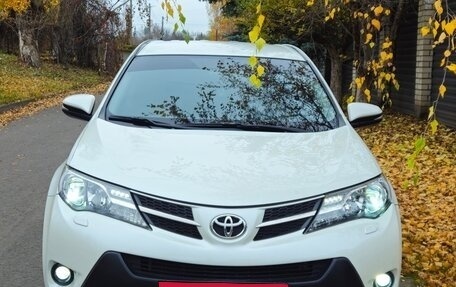 Toyota RAV4, 2014 год, 1 710 000 рублей, 2 фотография