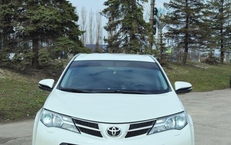 Toyota RAV4, 2014 год, 1 710 000 рублей, 4 фотография