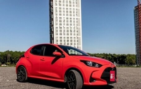 Toyota Yaris, 2020 год, 1 600 000 рублей, 13 фотография