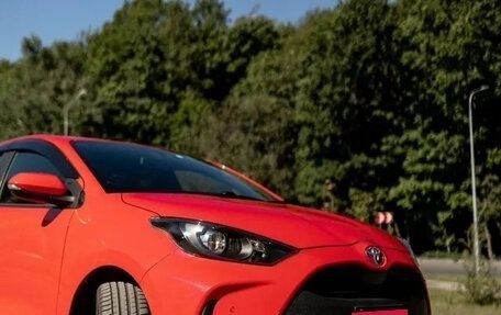 Toyota Yaris, 2020 год, 1 600 000 рублей, 10 фотография