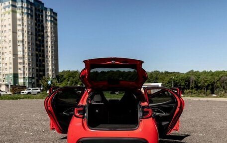 Toyota Yaris, 2020 год, 1 600 000 рублей, 21 фотография