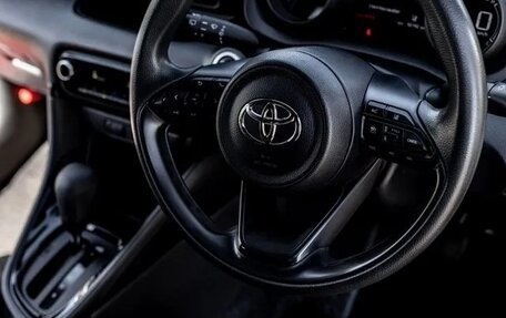 Toyota Yaris, 2020 год, 1 600 000 рублей, 24 фотография