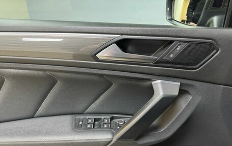 Volkswagen Tiguan II, 2018 год, 2 299 000 рублей, 11 фотография