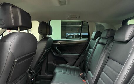 Volkswagen Tiguan II, 2018 год, 2 299 000 рублей, 13 фотография