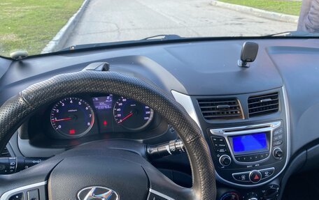 Hyundai Solaris II рестайлинг, 2012 год, 580 000 рублей, 9 фотография