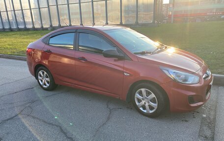 Hyundai Solaris II рестайлинг, 2012 год, 580 000 рублей, 4 фотография