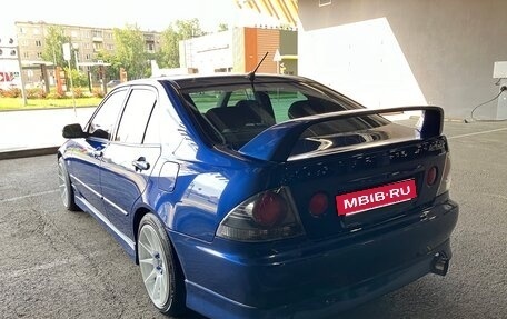 Toyota Altezza, 2001 год, 1 100 000 рублей, 2 фотография