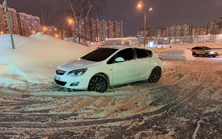 Opel Astra J, 2011 год, 695 000 рублей, 2 фотография